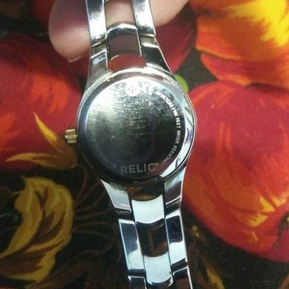 Gold and Silver Two toned Relic watch - Picture 5 of 7